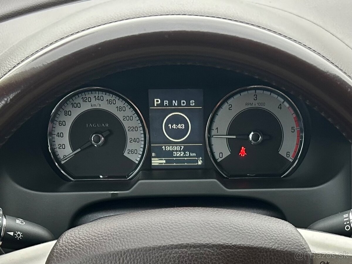 Jaguar XF 2,7 D 152kw naj.197000km - 11