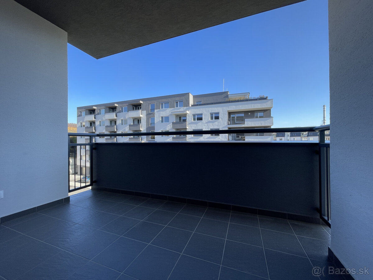 Na prenájom 1-izbový byt v Trenčíne na ulici Halalovka - 11