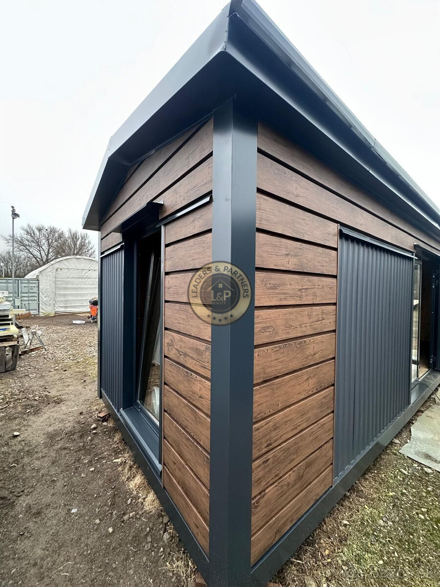 NA PREDAJ - MONTOVANÝ DOM 8x3m - 11
