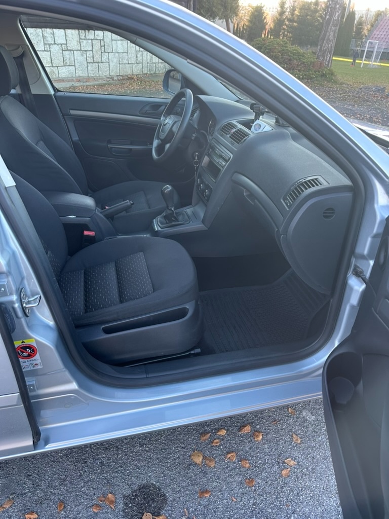 Škoda Octavia 2 facelift 1.6 TDI (77 kW), 2010, 189 tis. km - 11