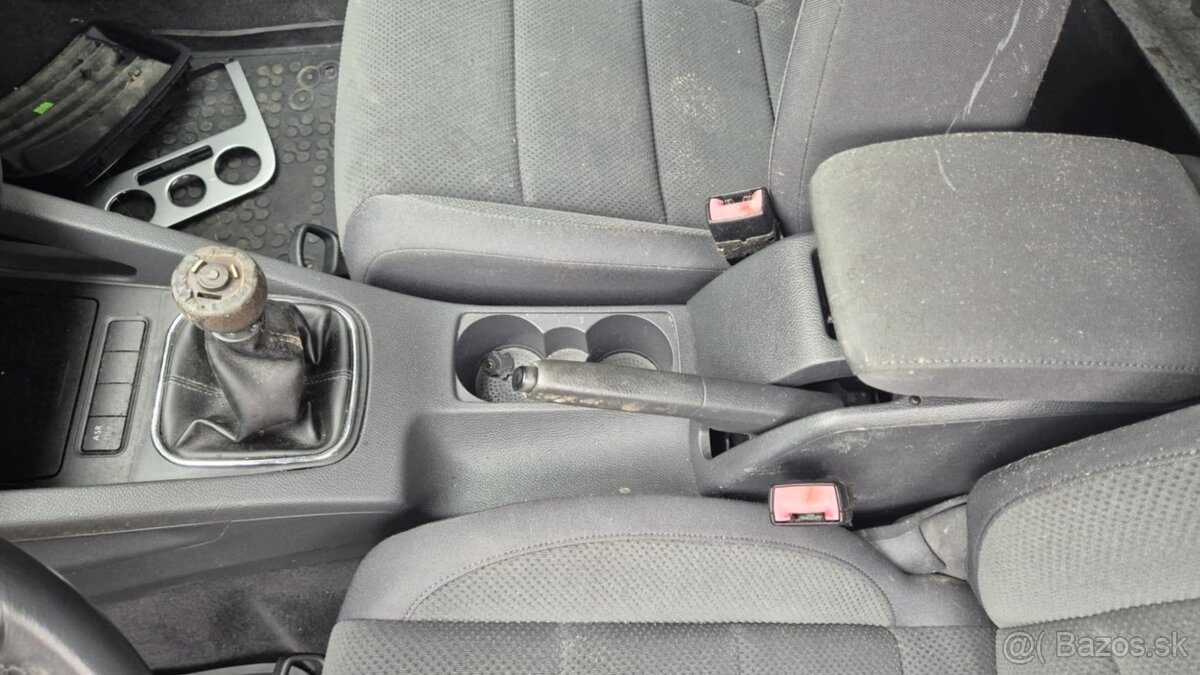 Volkswagen Golf V 1,4i 66kw - 11