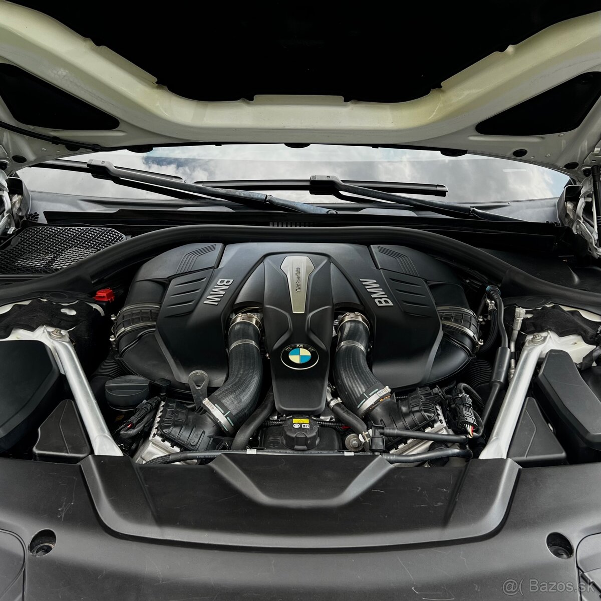 BMW 750Li Xdrive - 11