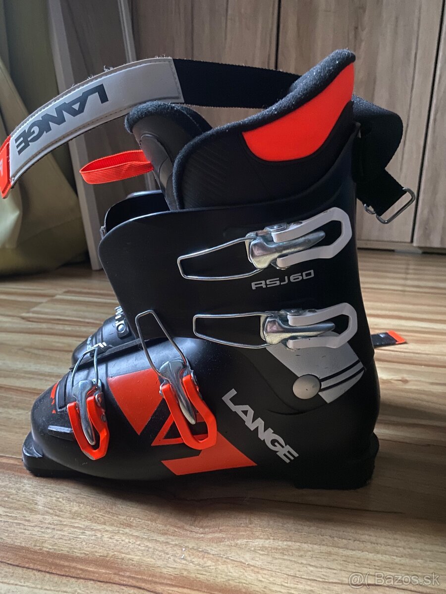 Lyžiarky a lyže - 11