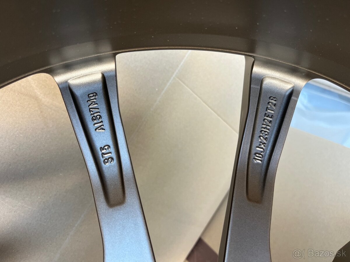 LAMBORGHINI URUS 23" Bronze, nové, originál - 11