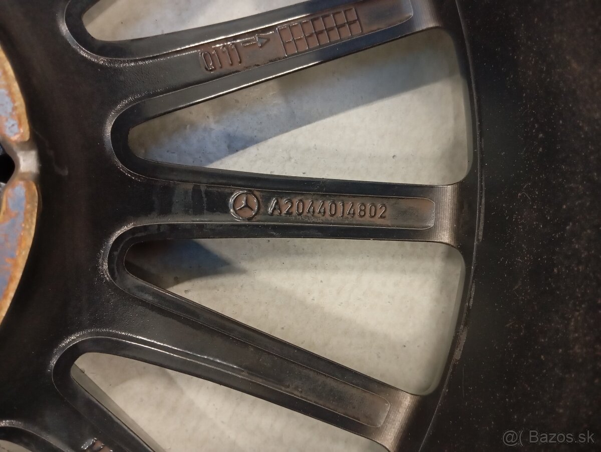 Mercedes AMG R19 - 11