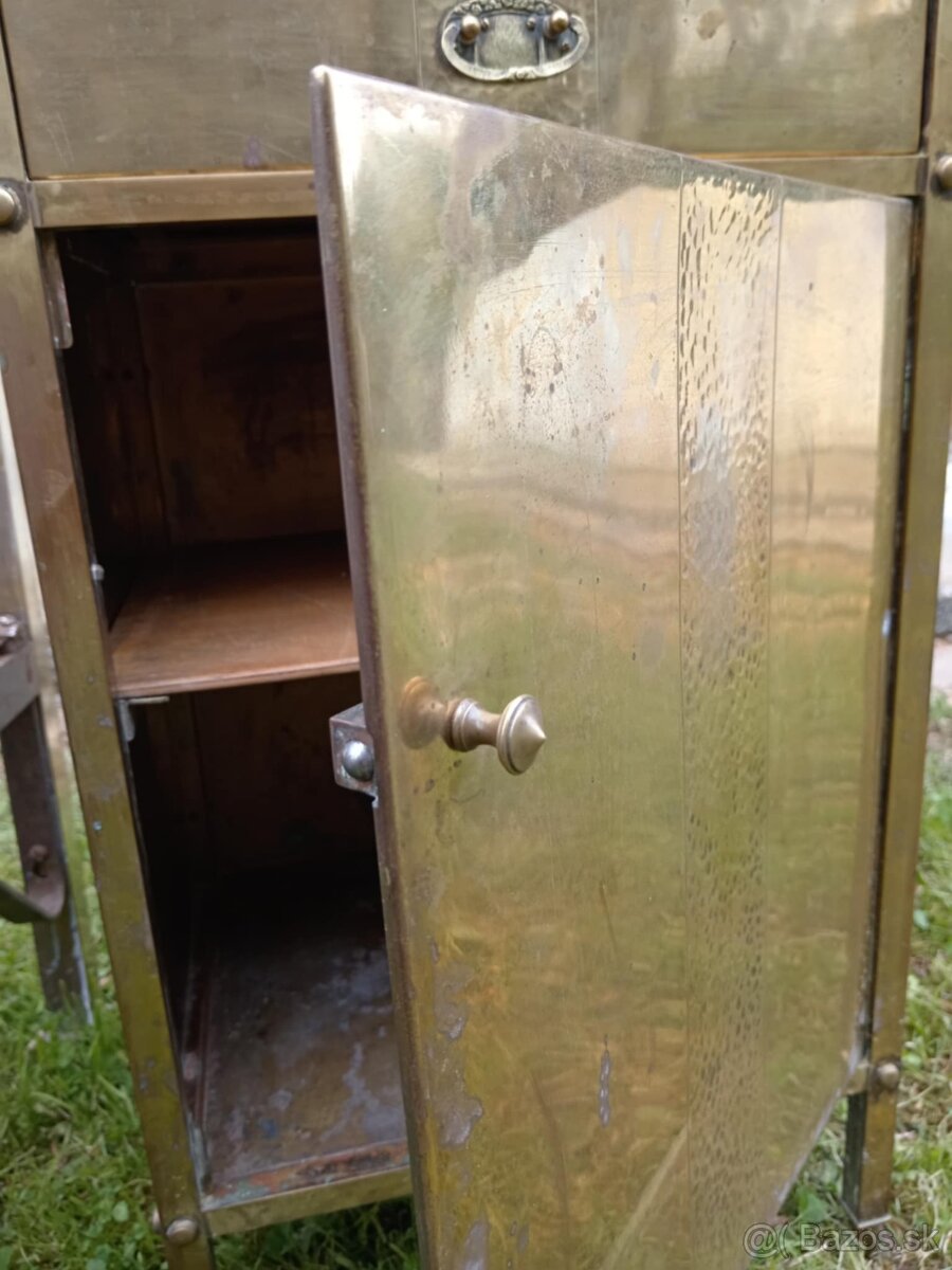 Starožitný nábytok - 11