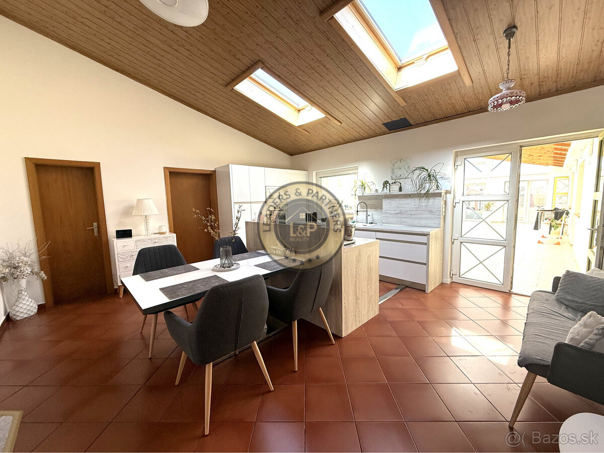 Na predaj luxusný rodinný dom v Senici - 11