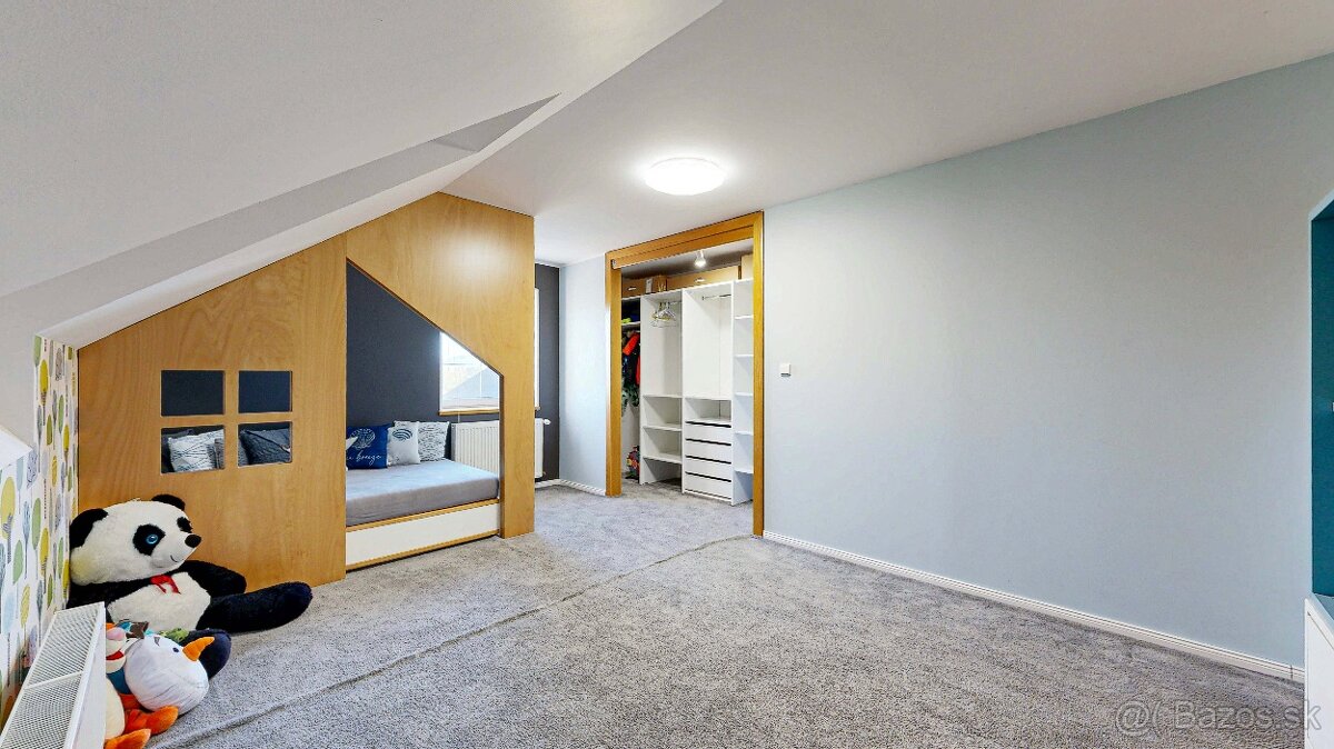 Priestranný RD s veľkorysým 12-ár pozemkom v obci Ďurďošík - 11