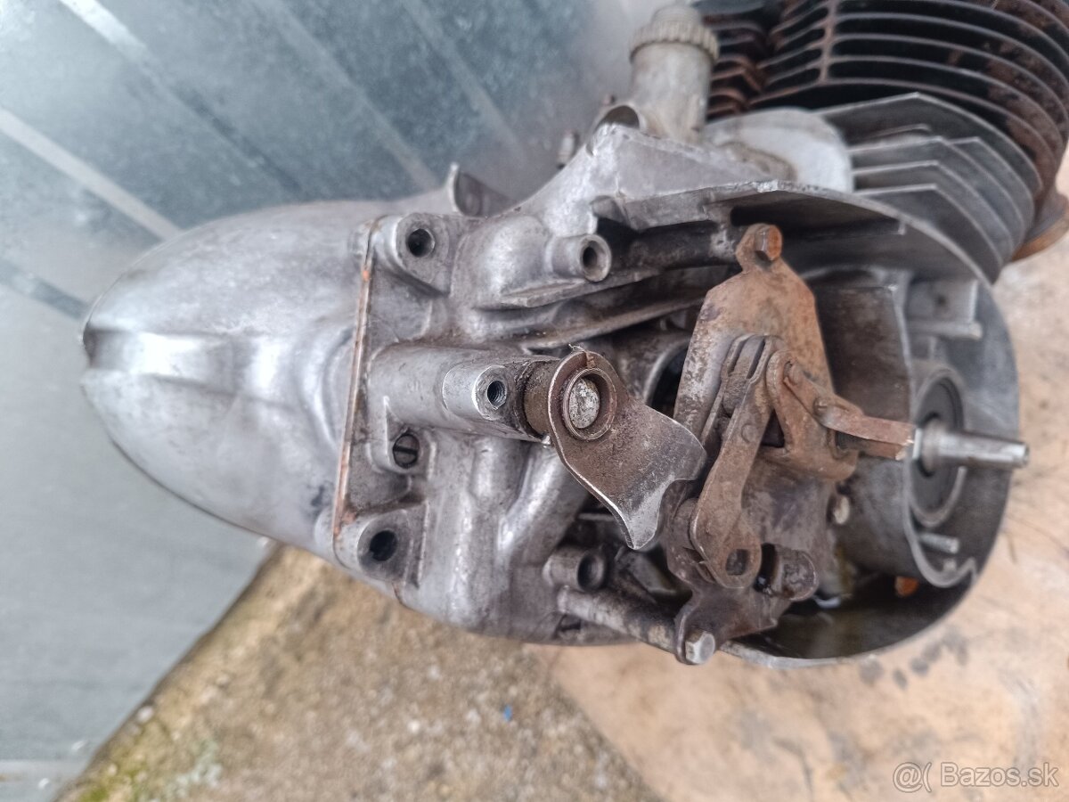 Motor Jawa 350 / 360 panelka - 11