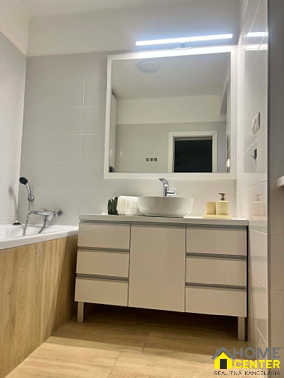 PREDAJ 3 izbový, tehlový byt v centre - KOMÁRNO - 11