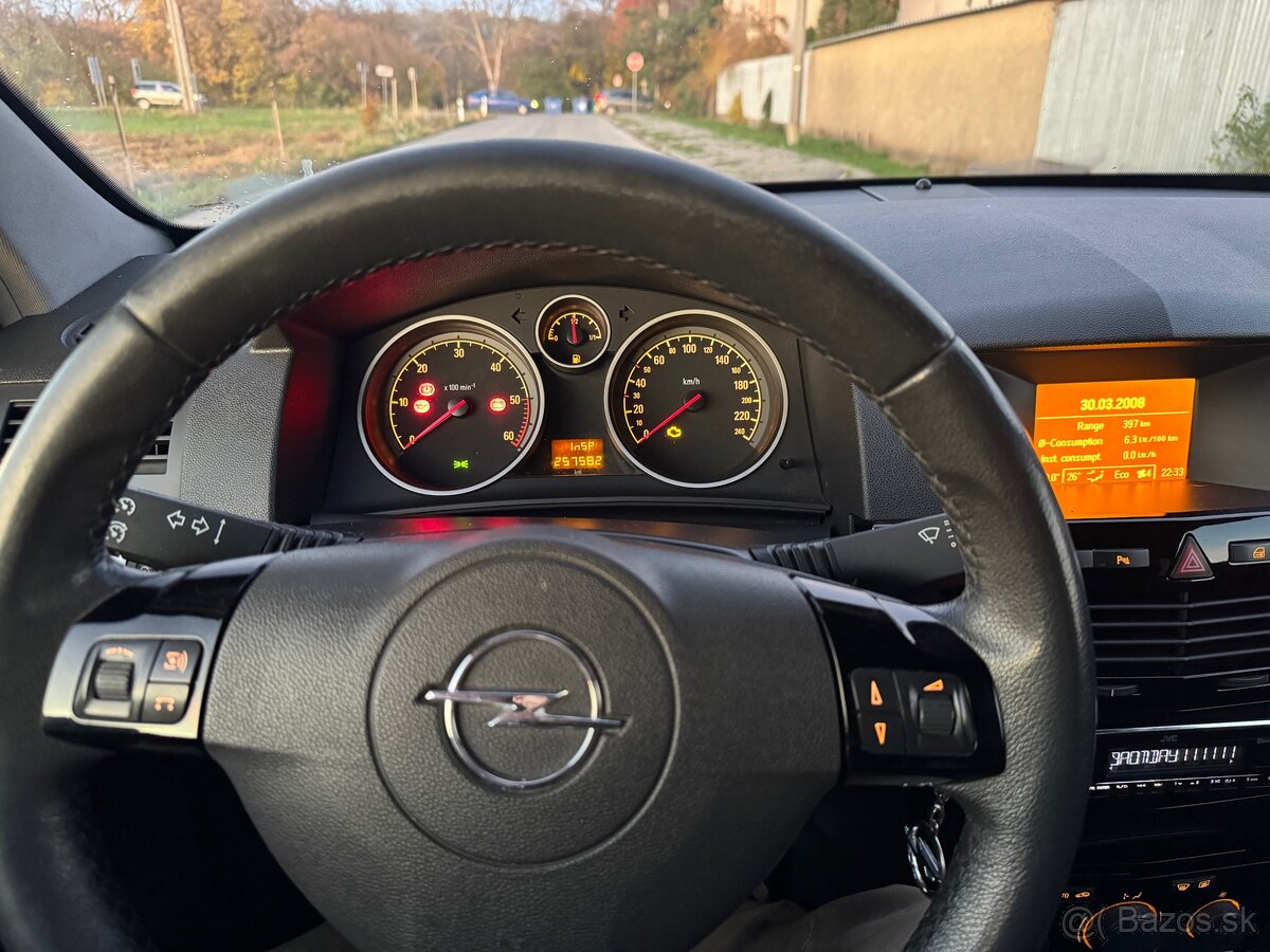 Opel Astra GTC 1.9 cdti (2008) - 11