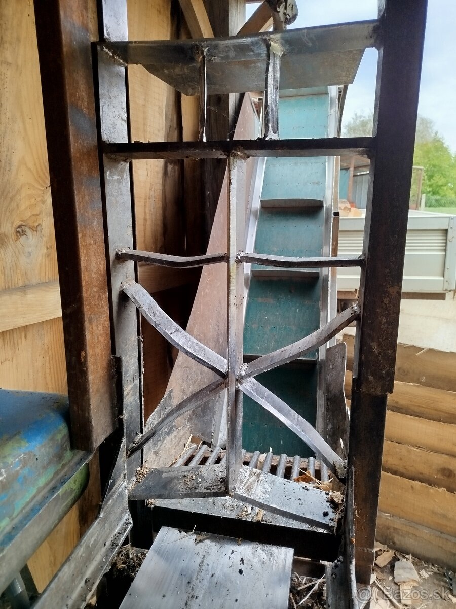 Štiepací automat - 11