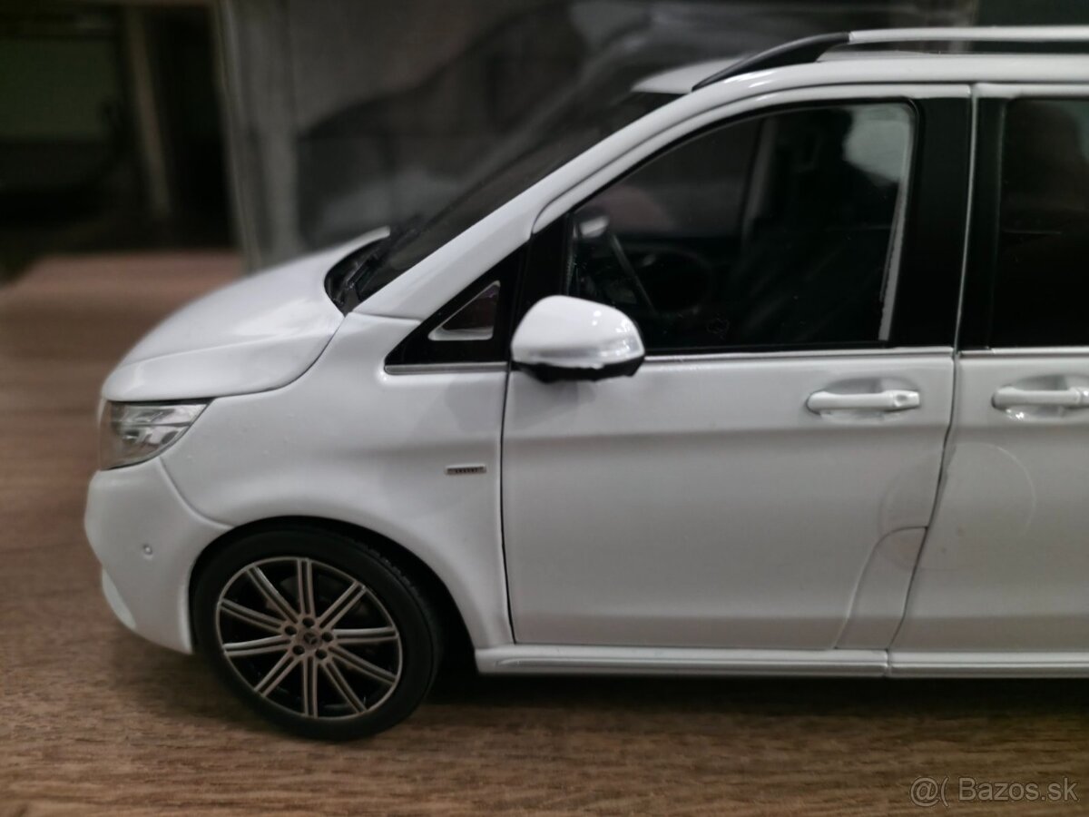 Mercedes Benz V-Klasse Model 1:18 - 11