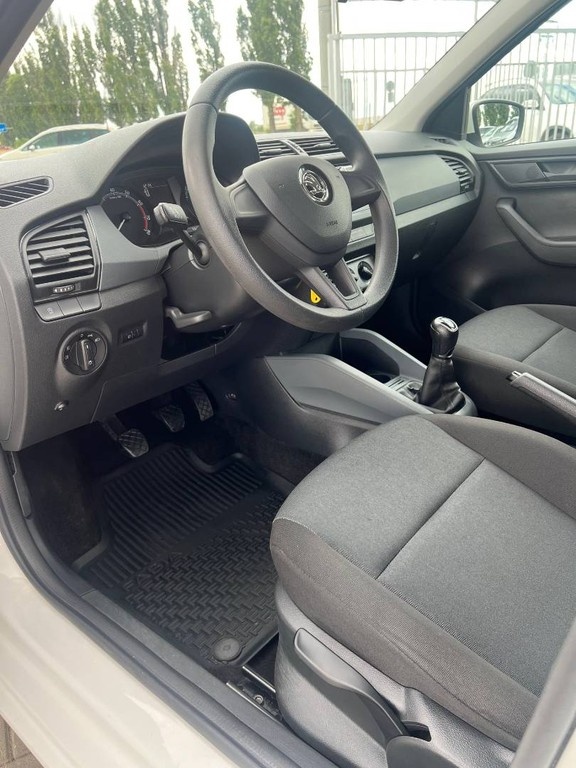 Škoda Fabia 1.0 TSI Active - 11