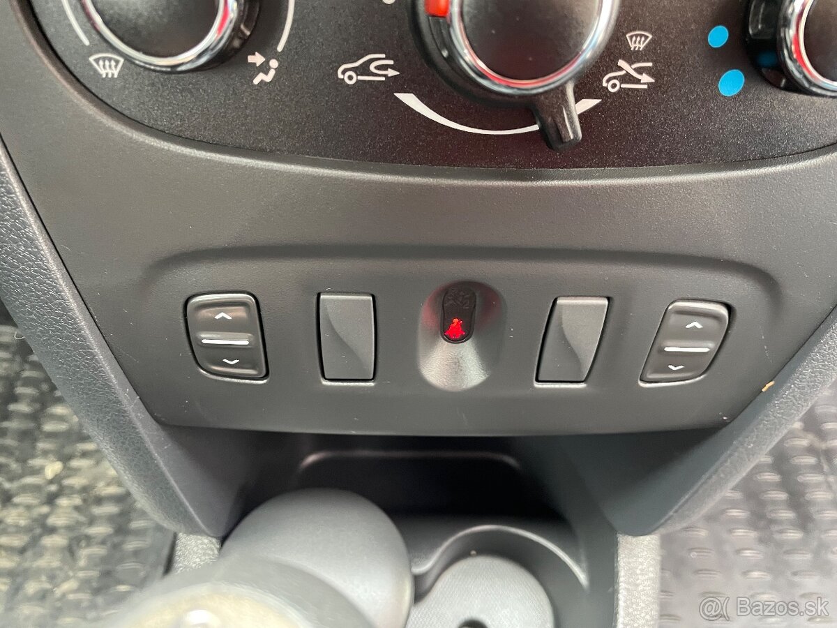 Dacia Sandero 1.2 16V Ambiance - 11