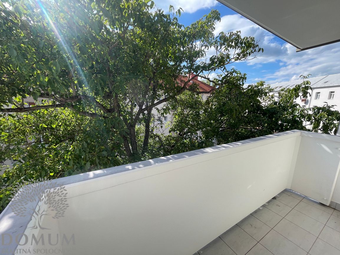 Priestranný - 78 m² tehlový - 3i byt Nové Mesto n/V, ul. SNP - 11