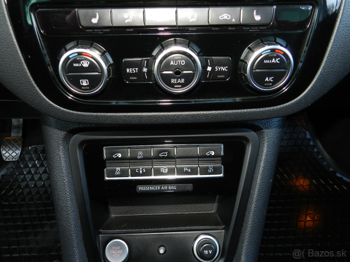 VW Sharan 2.0 TDI Highline 4MOTION 7miest Panorama Webasto - 11