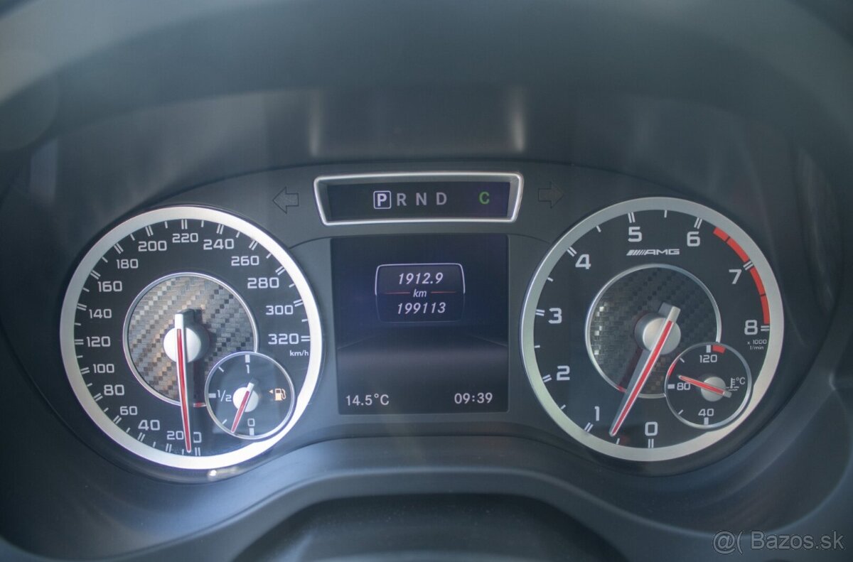 Mercedes Benz A45 AMG - 11