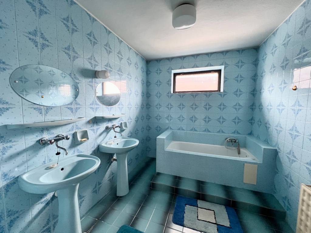 5 izbový rodinný dom - TOPOĽČANY - 11