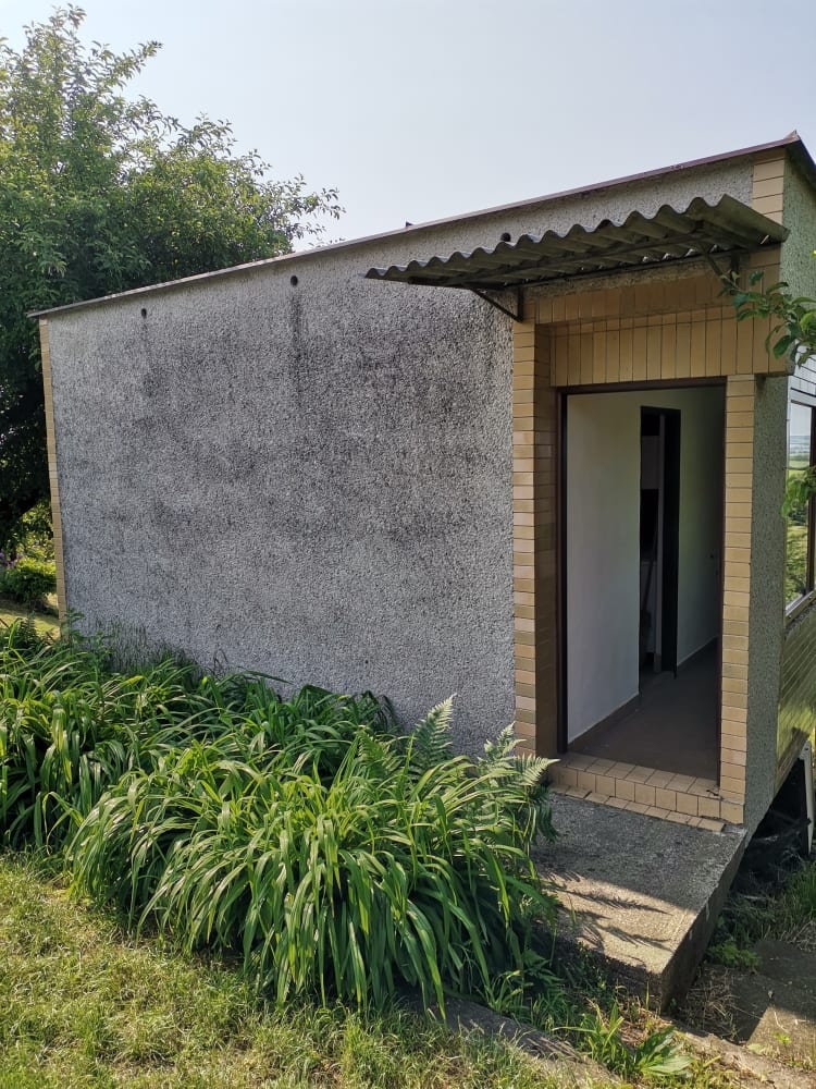 Chatka s vlastným pozemkom - 11