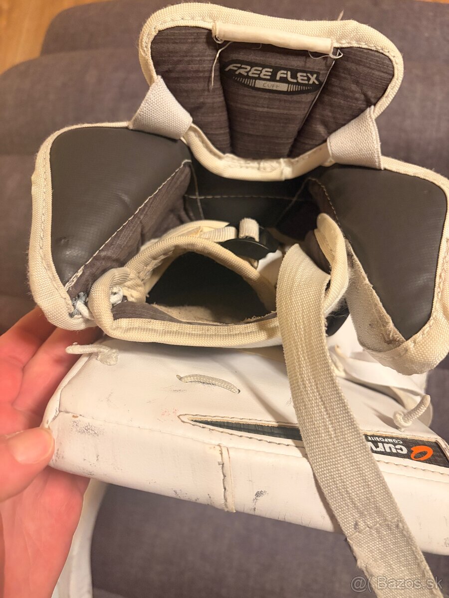 Brankarske hokejove rukavice,kolenacky,suspenzor,prilba - 11