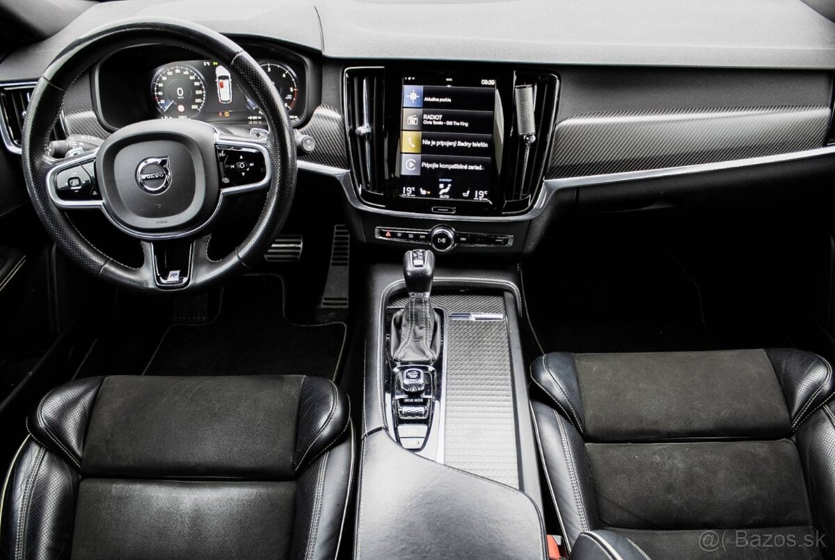 Volvo V90 D4 2.0L R-Design A/T, 140 kW (2017) - 11