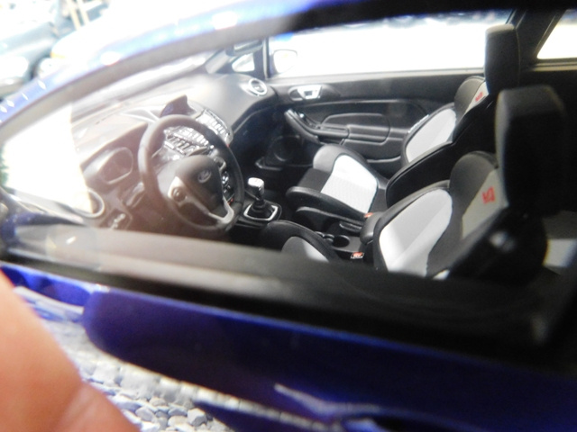 model auta Ford Fiesta ST Mk7 Otto mobile 1:18 - 11