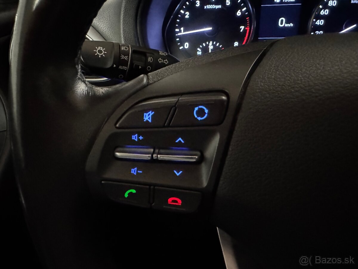 Hyundai i30 1,4 73kW benzín 87000km 2018 Led combi - 11