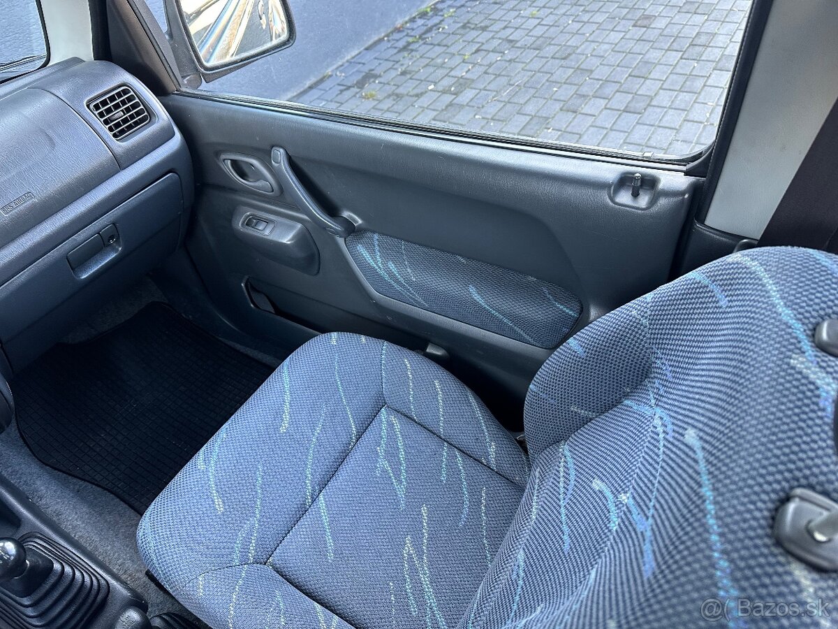Suzuki Jimny 1.3 Benzín 4x4 - 11