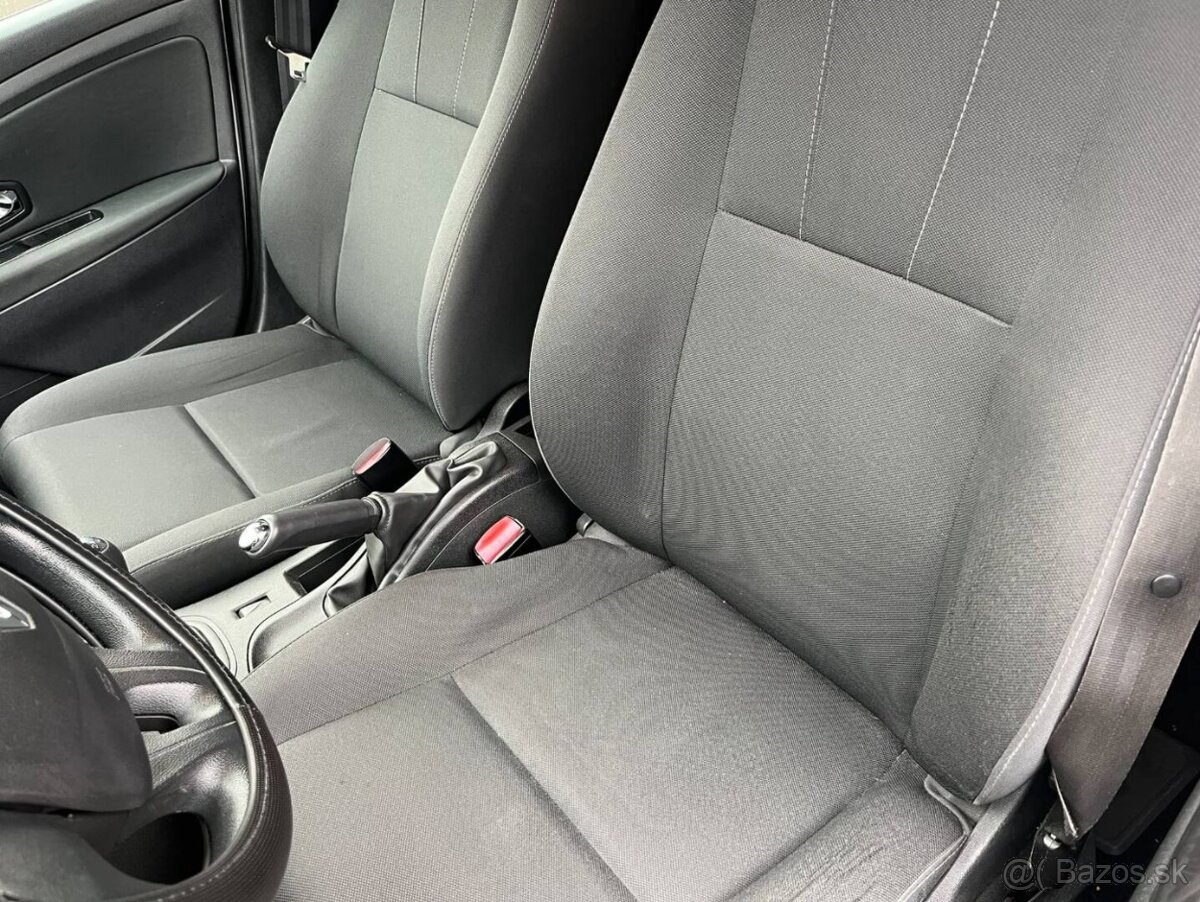 Renault Megane 1.6i - 11