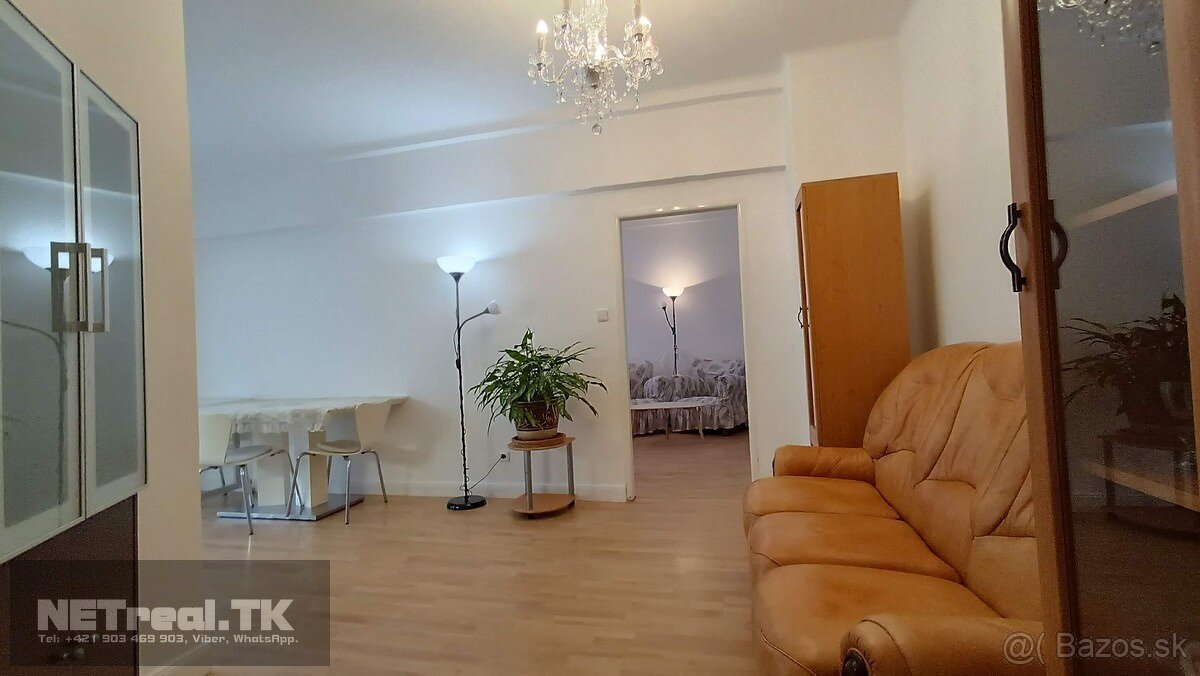 -OC NIVY- Veľký 2-izbový byt, s rozlohou 62 m2- TERASA - - 11