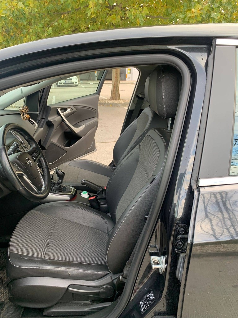 Opel Astra J Cosmo. 1.4 - 11