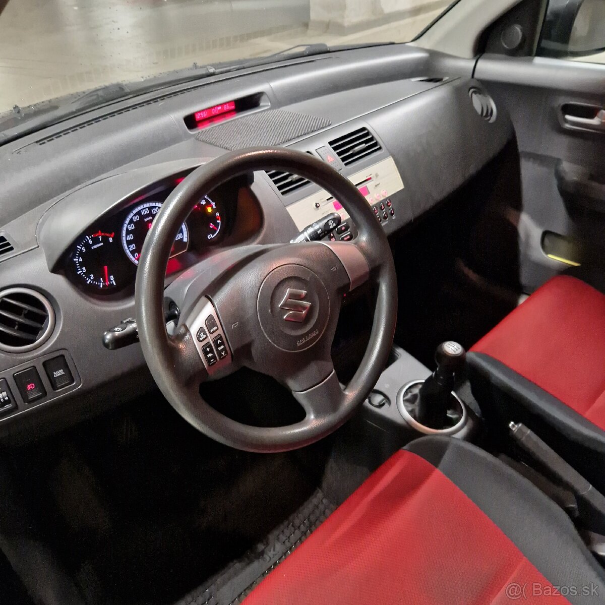 Suzuki Swift 1.3i - 11