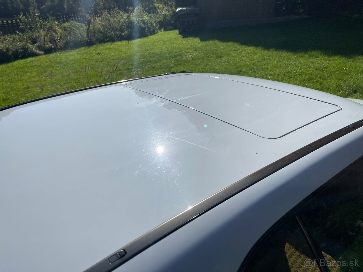 Mercedes-Benz C124 230 CE - 11