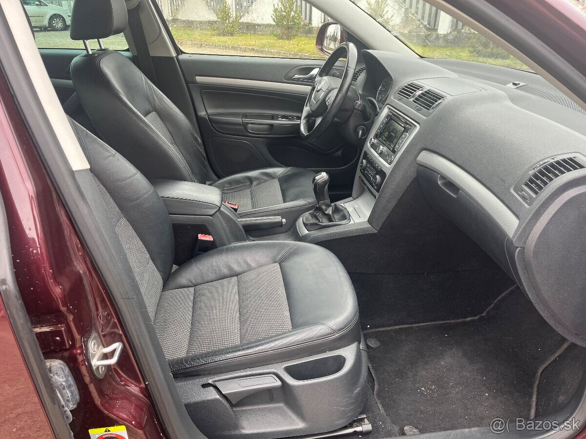 Skoda Octavia 2 2.0 TDI elegance r.v 2011 xenon navi - 11