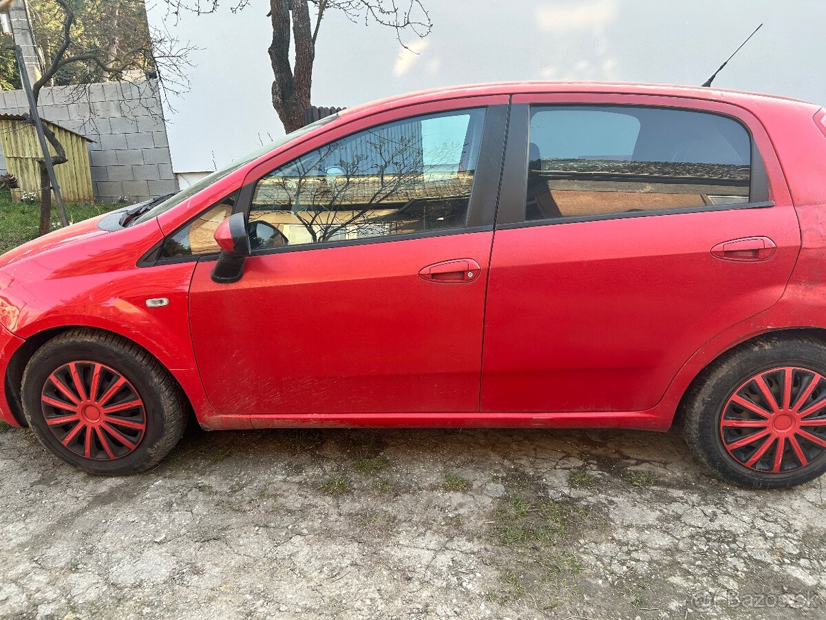 Fiat Grande Punto Multijet 1.3 automat - 11