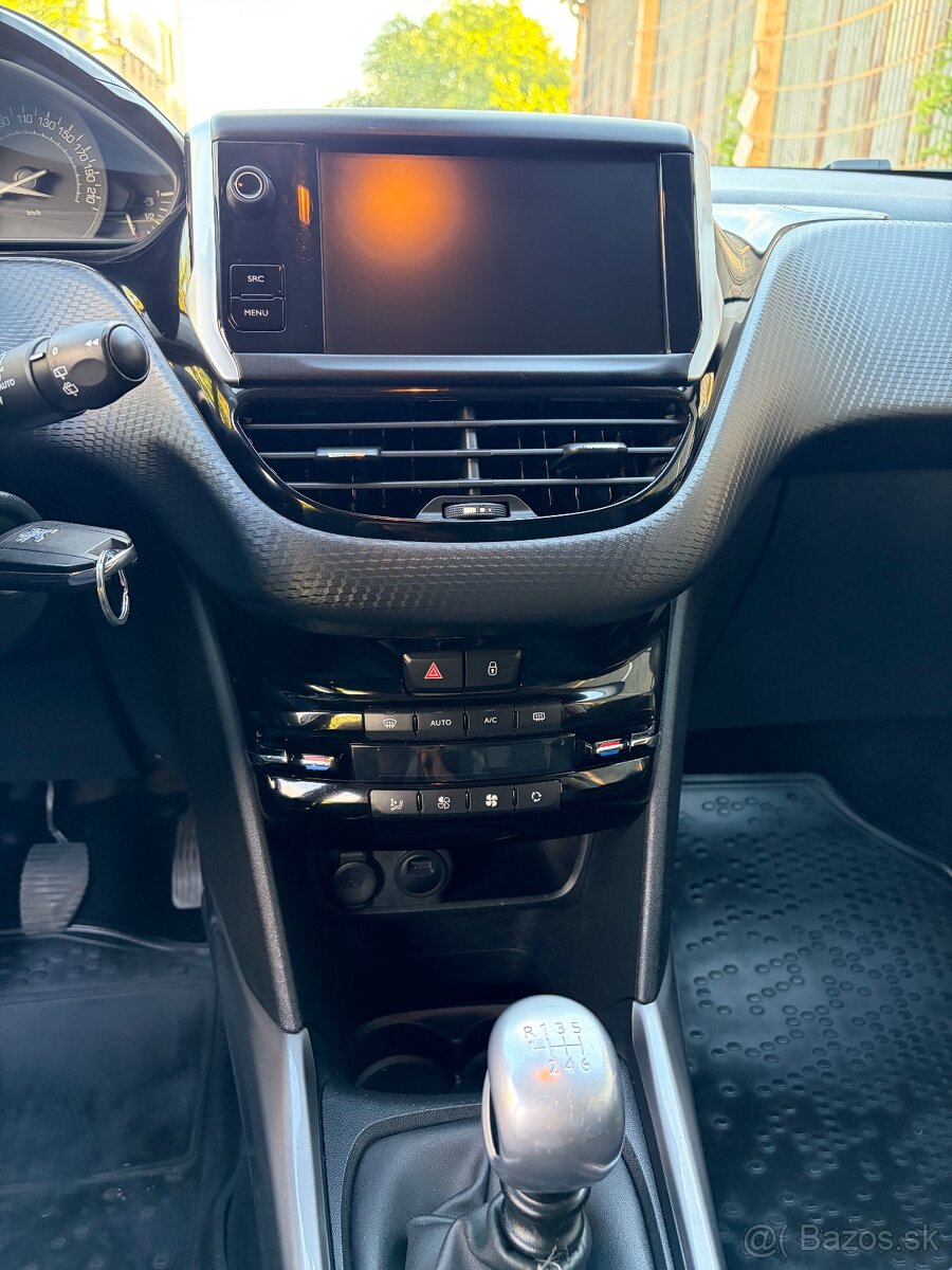 Peugeot 2008 2019 - 11