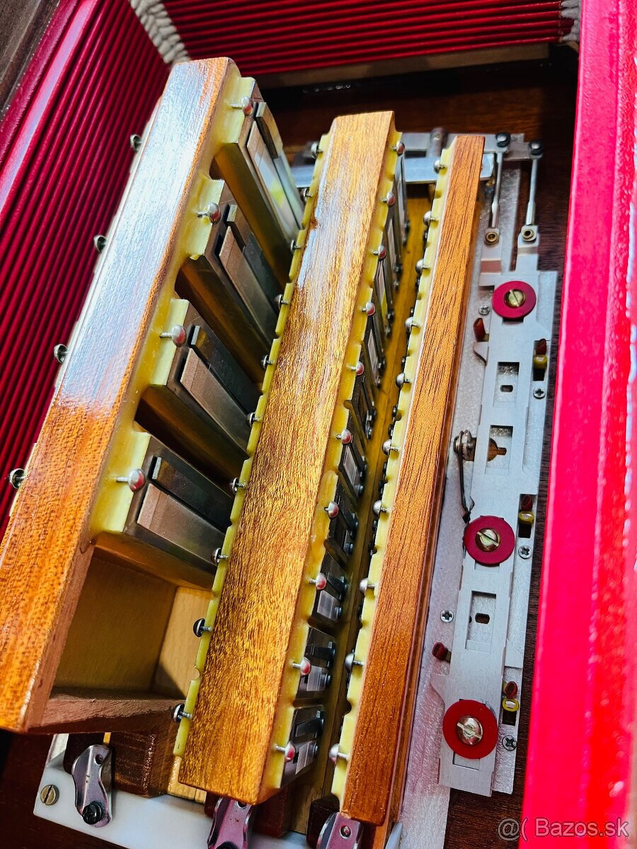 Predám nemeckú heligónku Hohner Overture V 5 hlasná, CF + po - 11