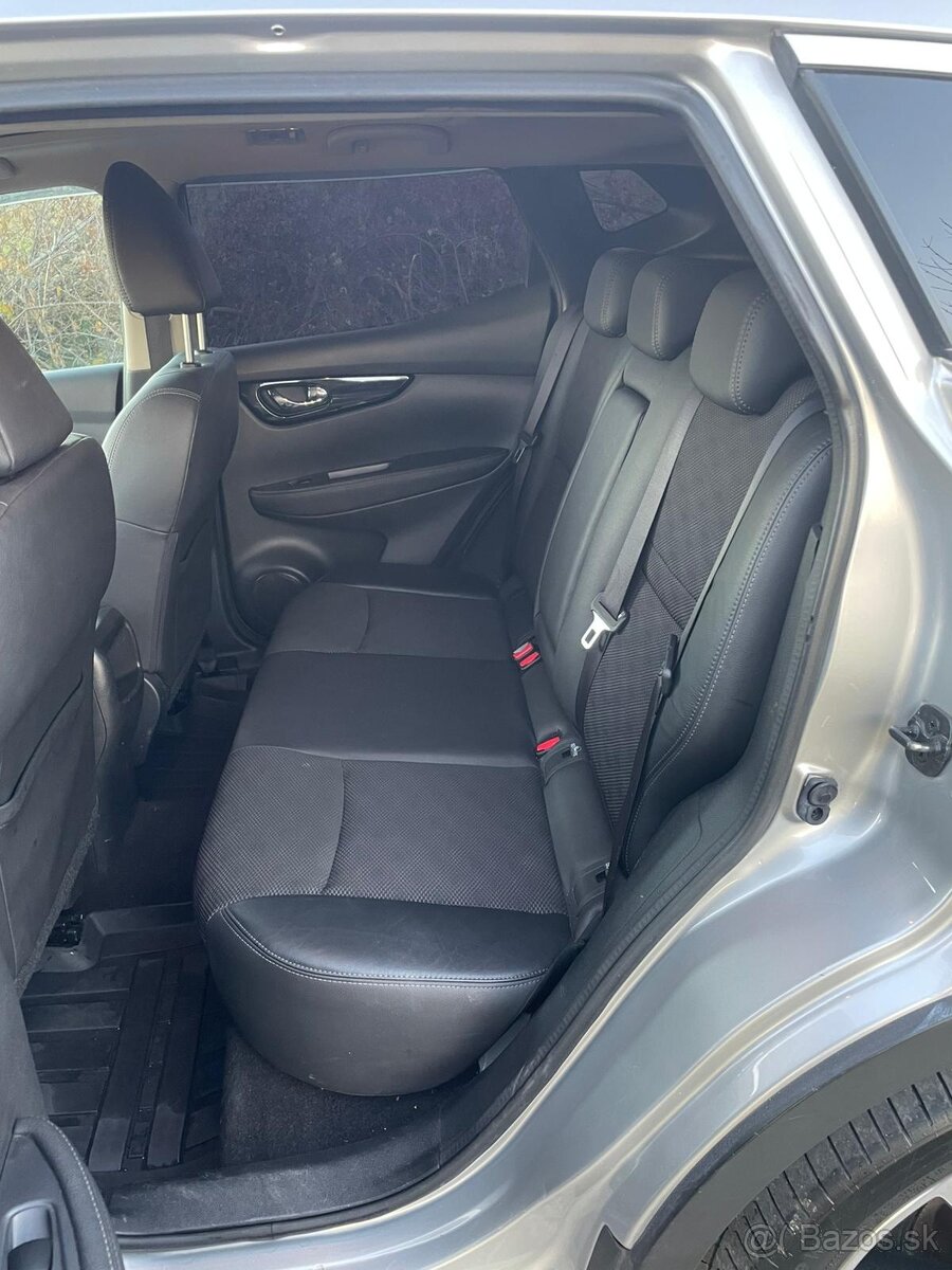 Nissan Qashqai 1.5 dCi 81 kW Tekna - GARÁŽOVANÉ - 11