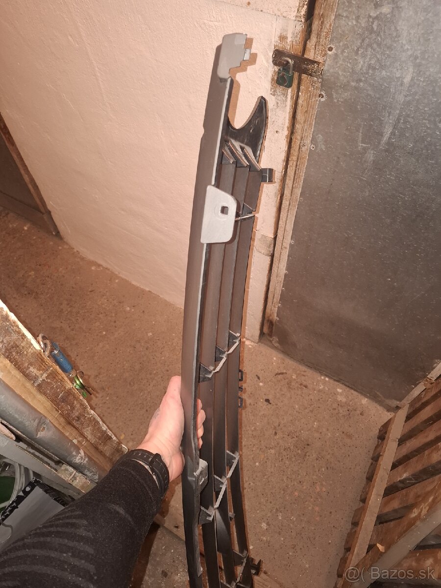 Land Rover predná maska L322 - 11