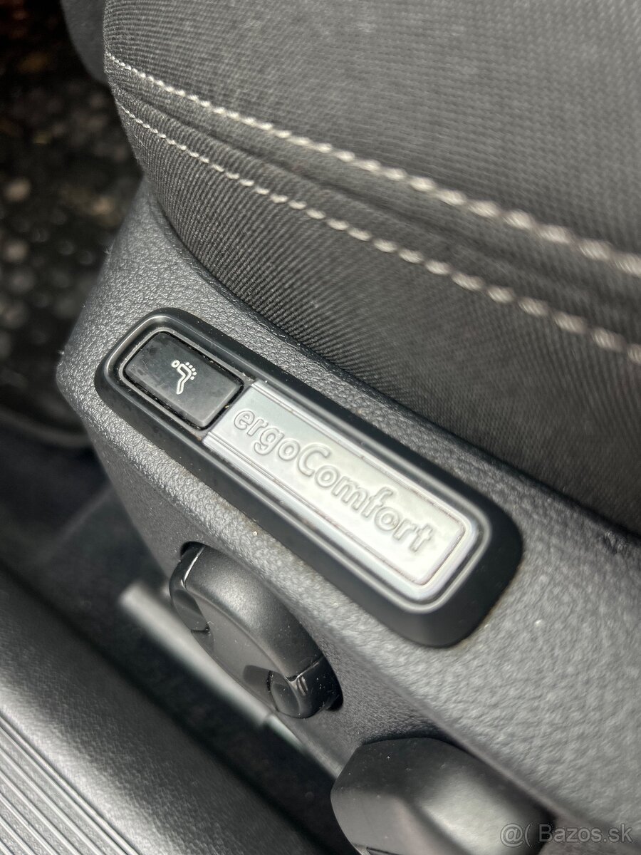 Volkswagen Passat B8 2.0 TDI DSG - 11