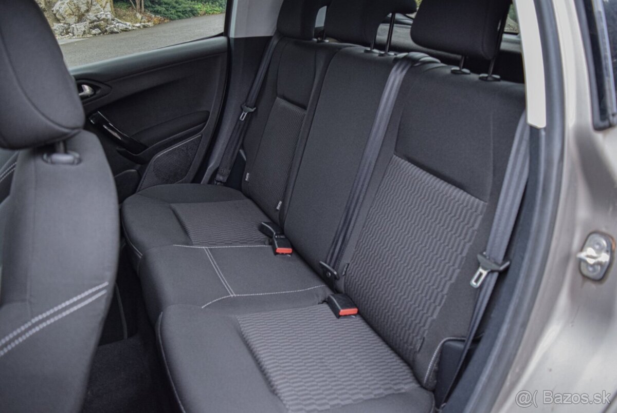 Peugeot 208 1.2 Active 2015 - 11