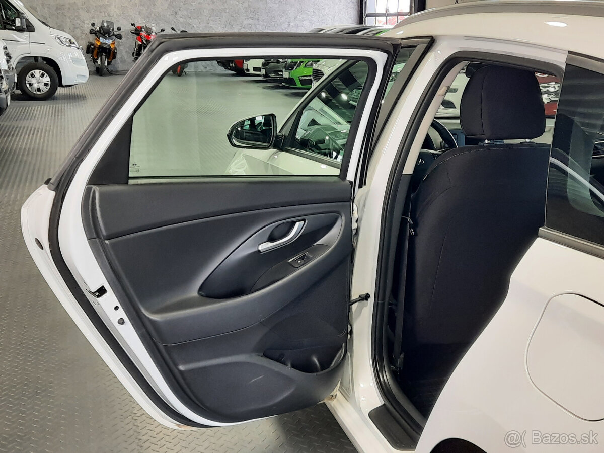 Hyundai i30 CW 1.5i CVVT Classic - 11