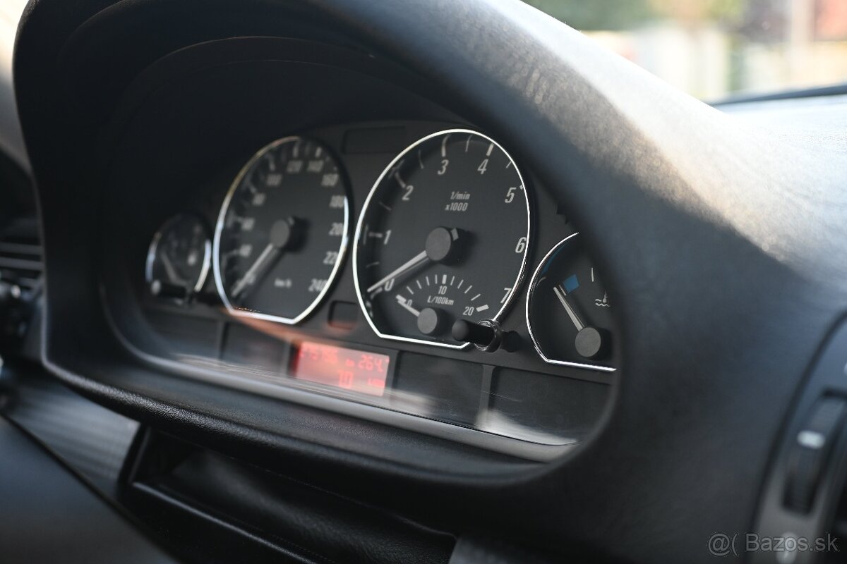 E46 coupe 318Ci 105kW rv 2003 - 11