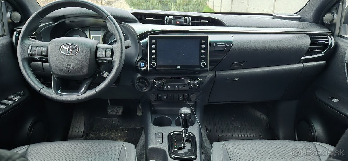 Toyota Hilux - 11