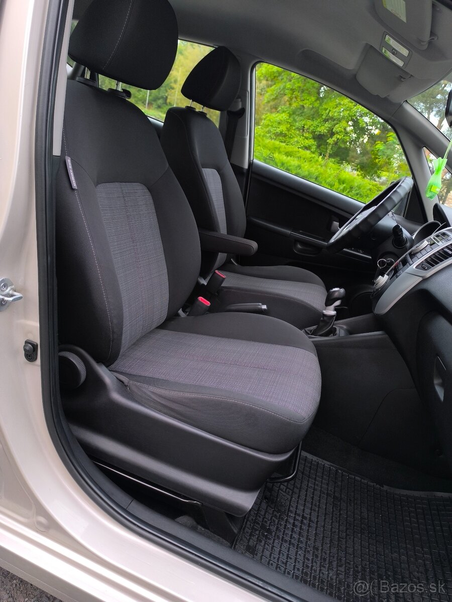 Kia Venga 1.4 benzín, kúpené na Slovensku - 11