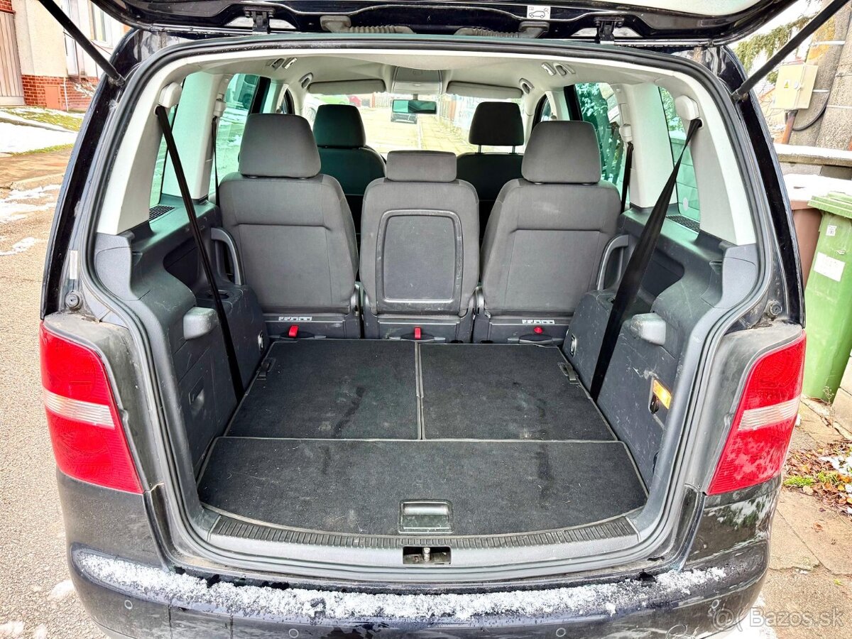 VW TOURANPredám 7. miestny Volkswagen Touran, 2.0.tdi, 103 k - 11