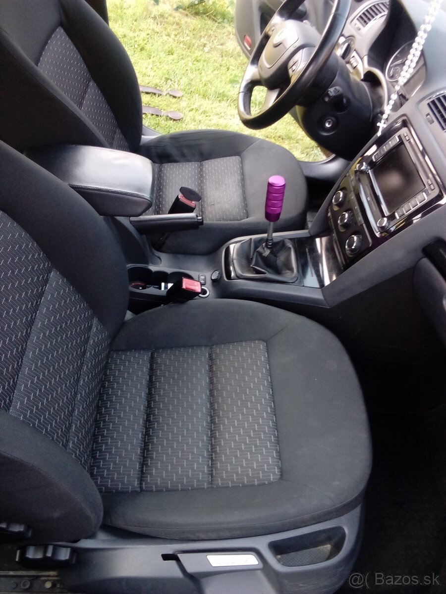 Predám škoda Rapid 1,2 Tsi ,77 kw.. Octavia 2 - 11