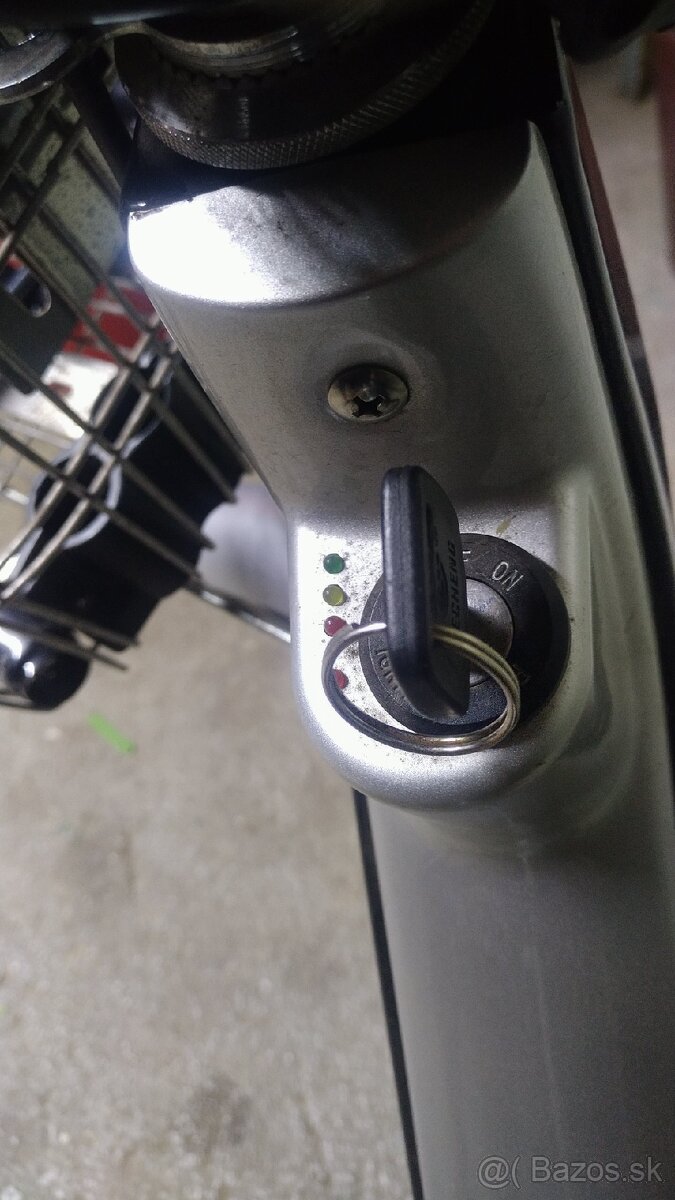 2015 elektrobicykel funkčný bez batérie 36V - 11