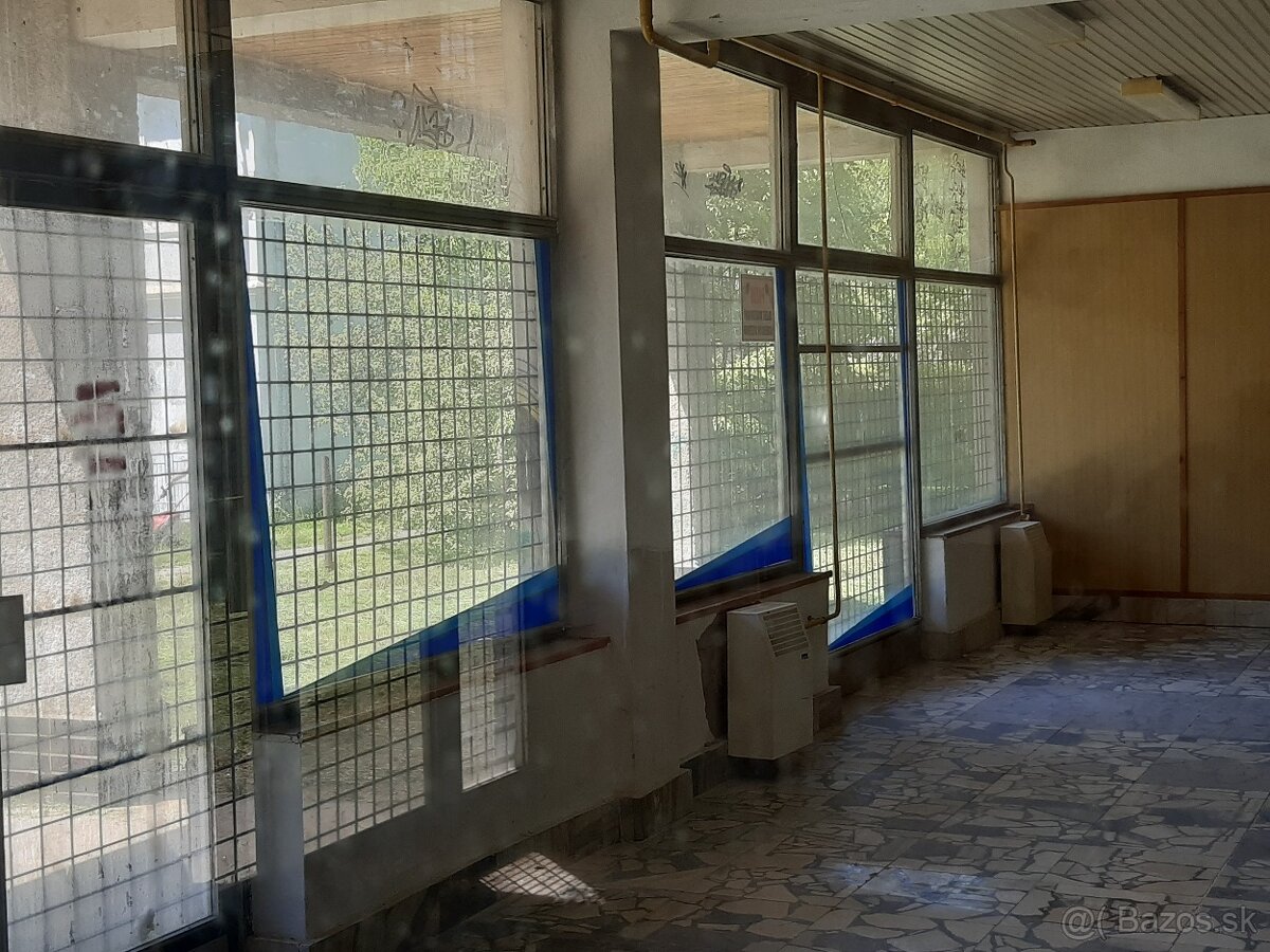 Bývalý Dom textilu na predaj - 11